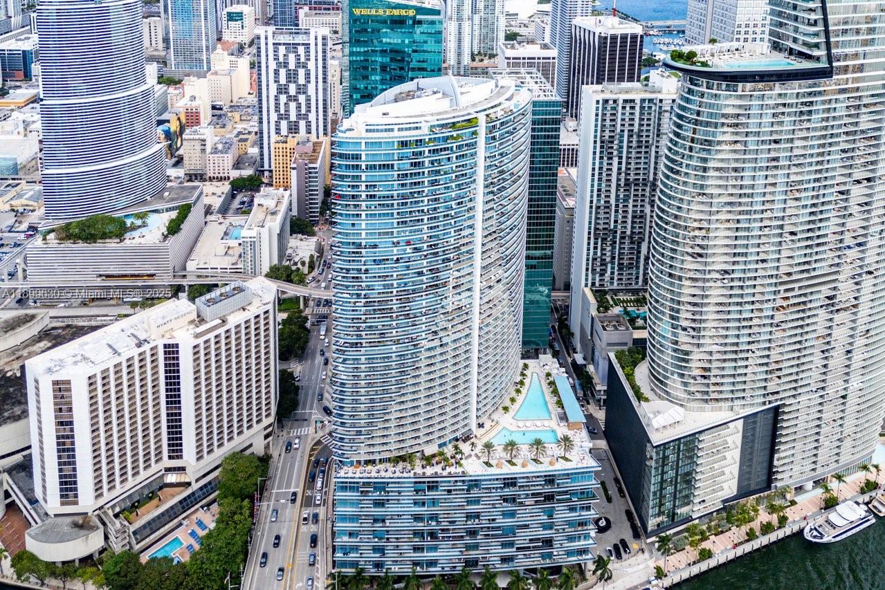 200 Biscayne Boulevard Way #3702, Miami FL 33131