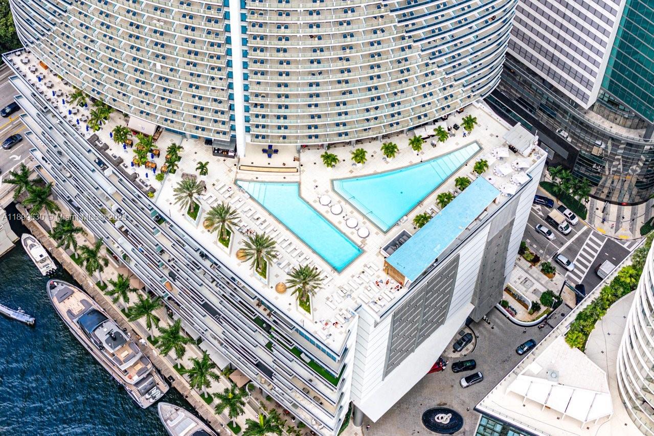 200 Biscayne Boulevard Way #3702, Miami FL 33131