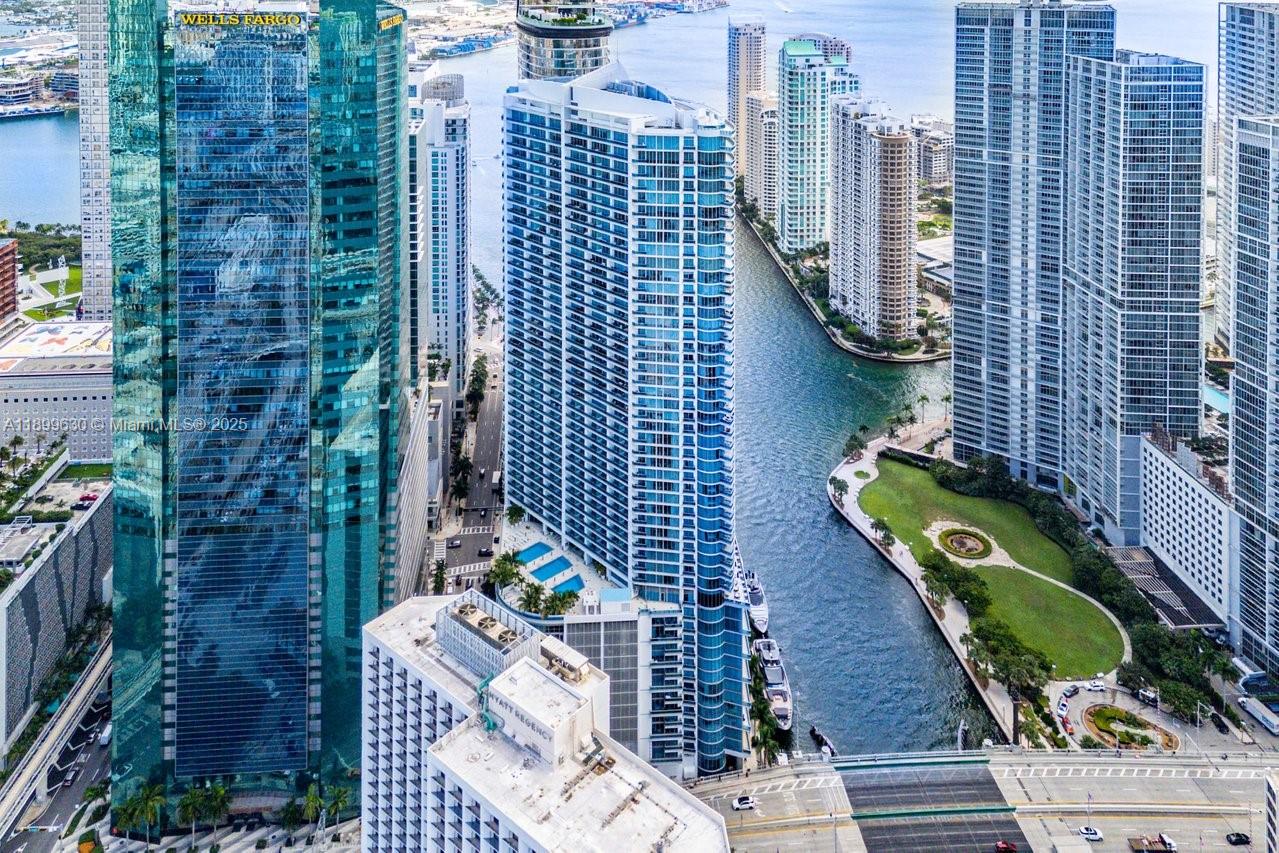 200 Biscayne Boulevard Way #3702, Miami FL 33131