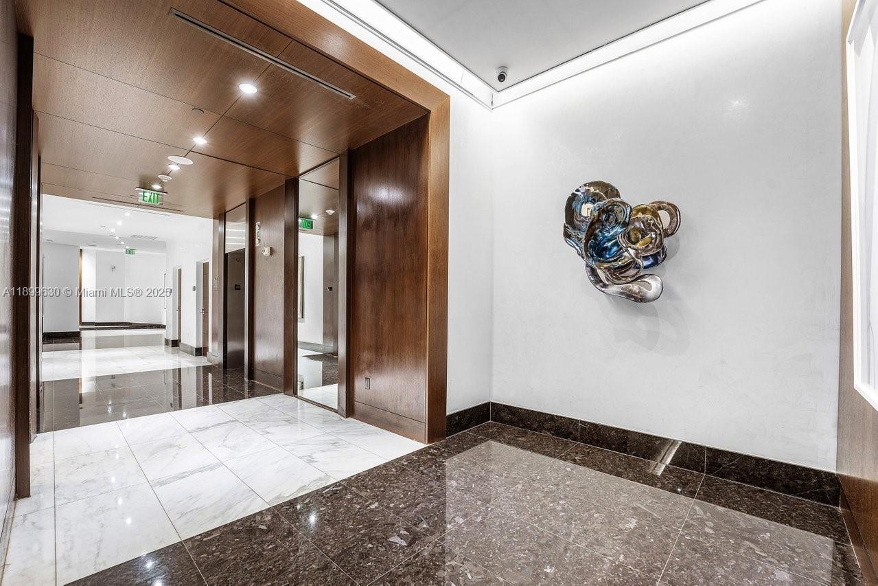 200 Biscayne Boulevard Way #3702, Miami FL 33131
