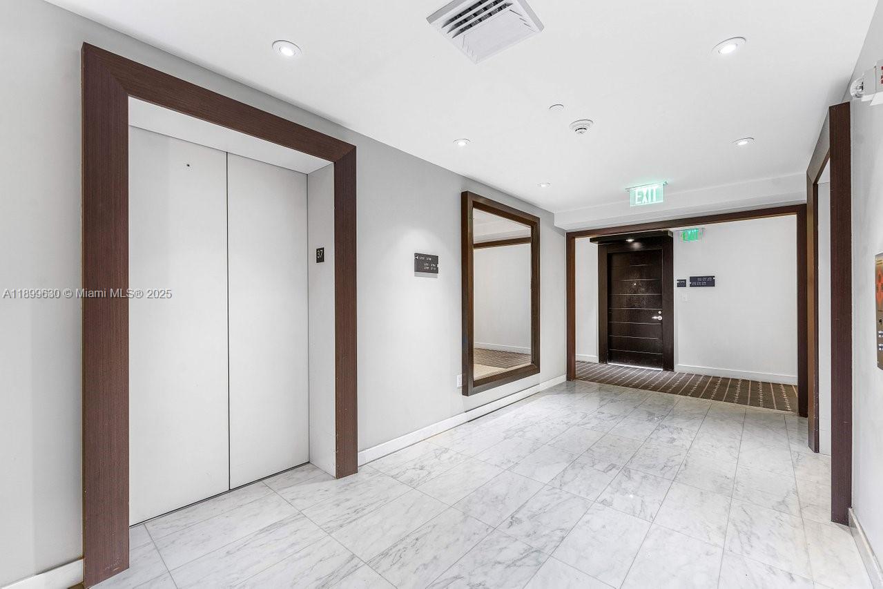 200 Biscayne Boulevard Way #3702, Miami FL 33131