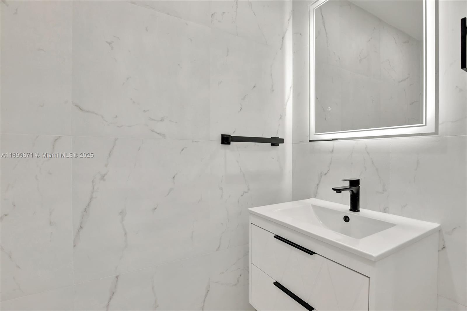 9801 Collins Ave #15X, Bal Harbour FL 33154
