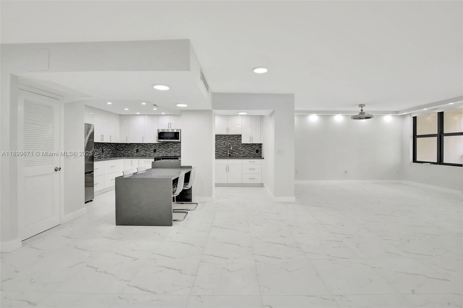 9801 Collins Ave #15X, Bal Harbour FL 33154
