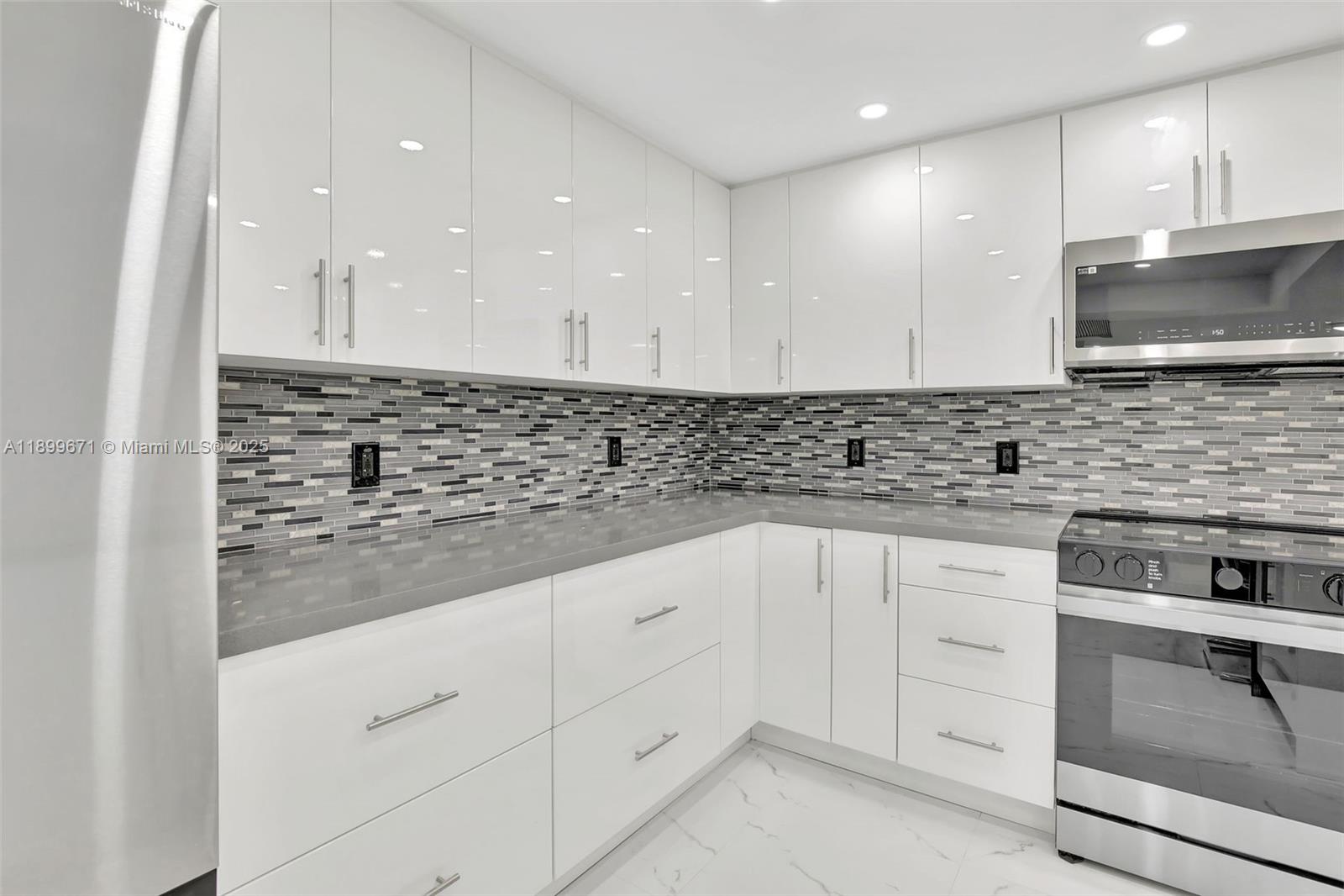 9801 Collins Ave #15X, Bal Harbour FL 33154