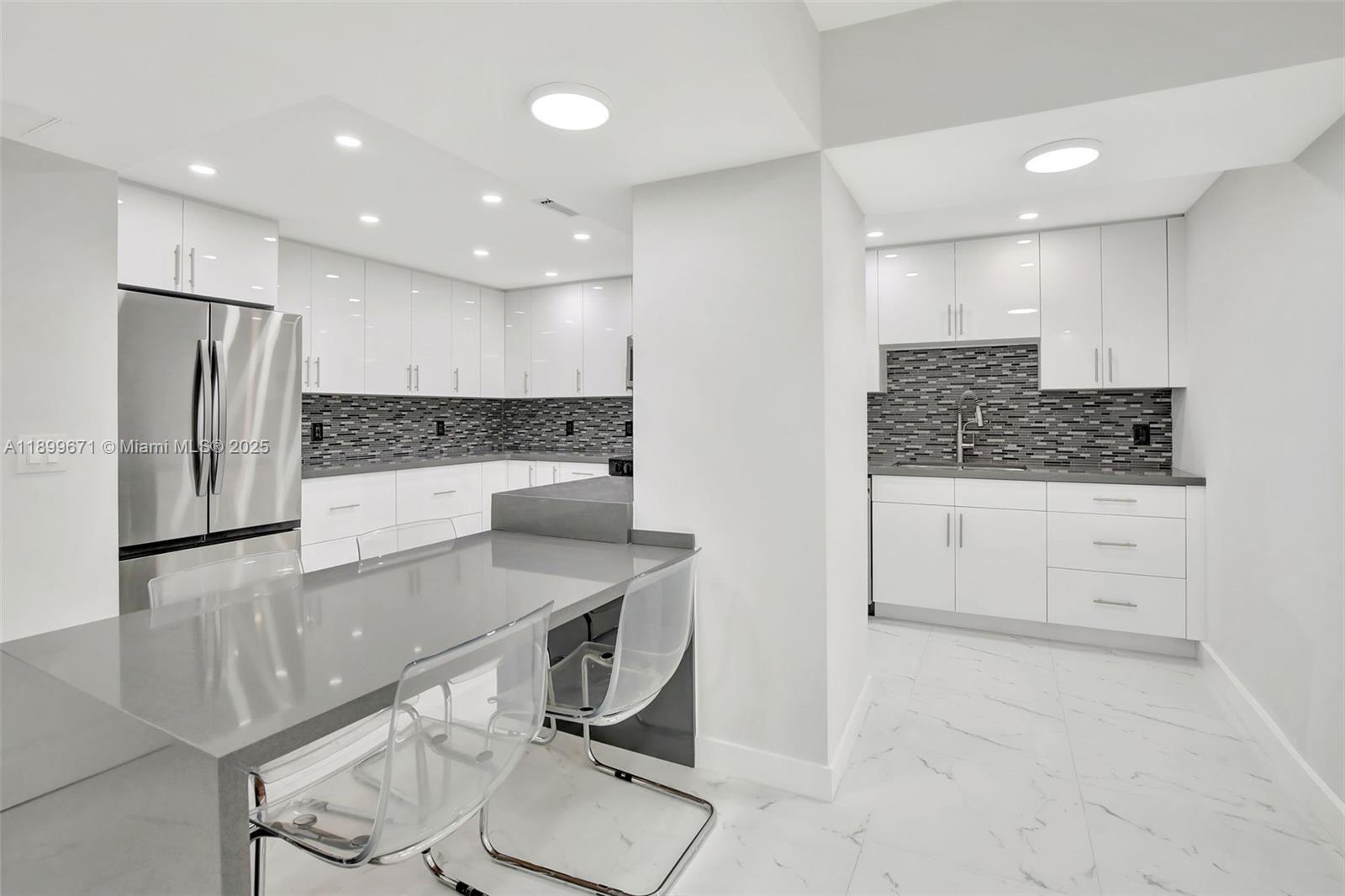 9801 Collins Ave #15X, Bal Harbour FL 33154