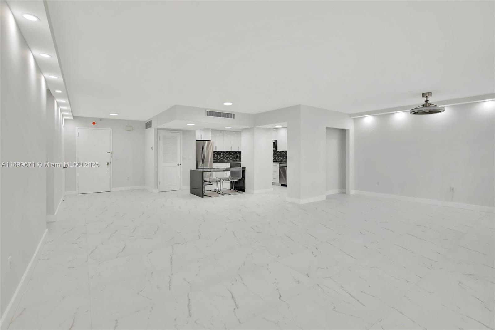9801 Collins Ave #15X, Bal Harbour FL 33154