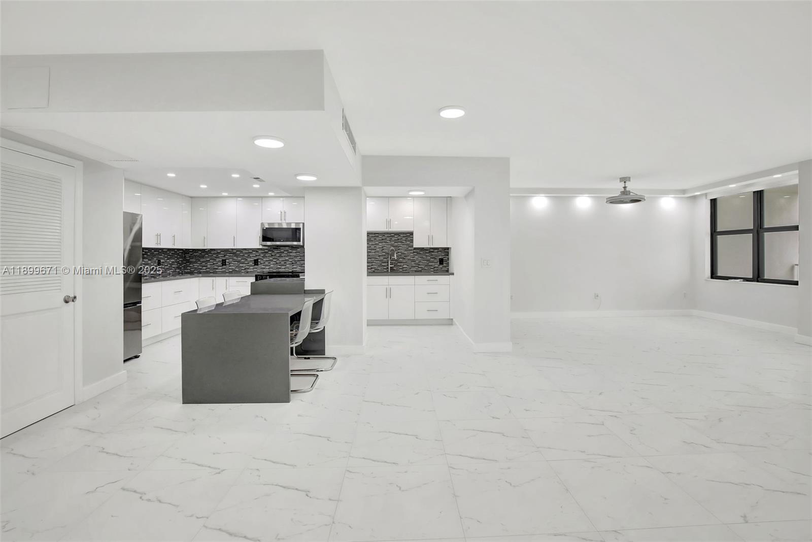 9801 Collins Ave #15X, Bal Harbour FL 33154