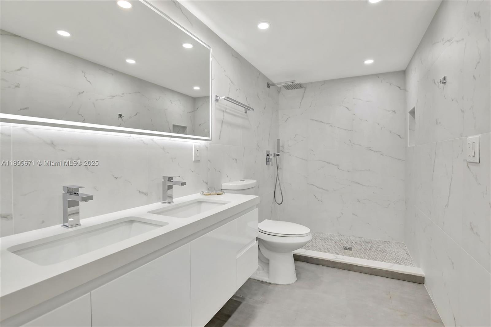 9801 Collins Ave #15X, Bal Harbour FL 33154