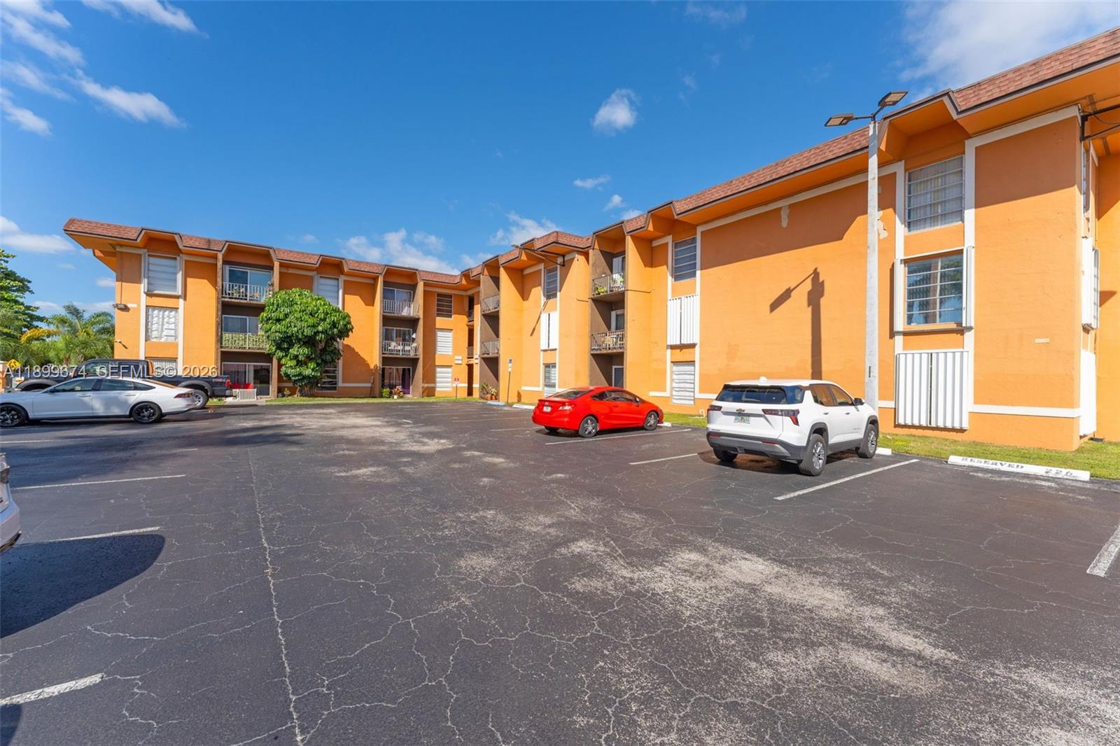 9437 SW 76th St #V25, Miami FL 33173