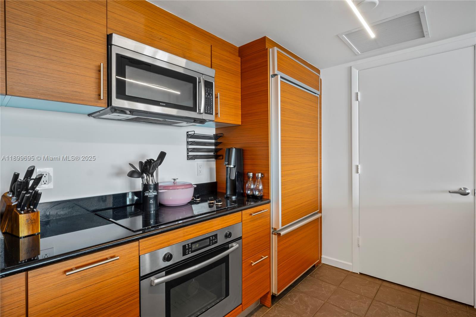 50 Biscayne Blvd #2308, Miami FL 33132