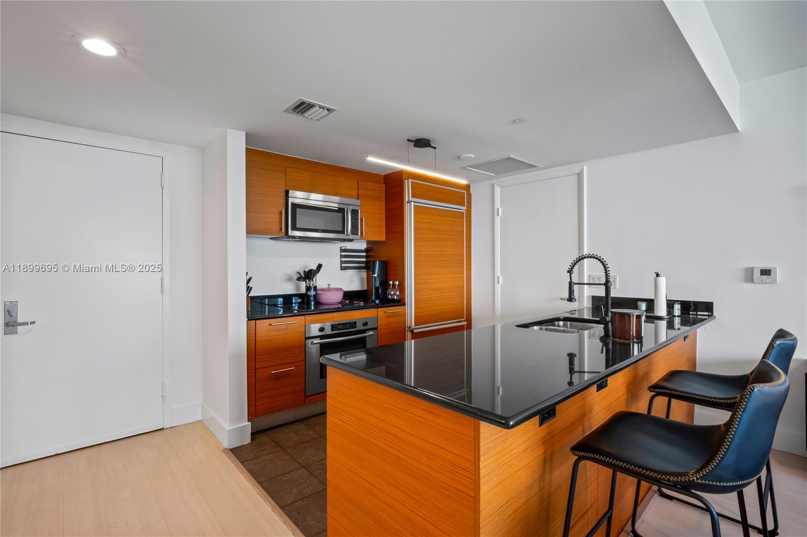 50 Biscayne Blvd #2308, Miami FL 33132