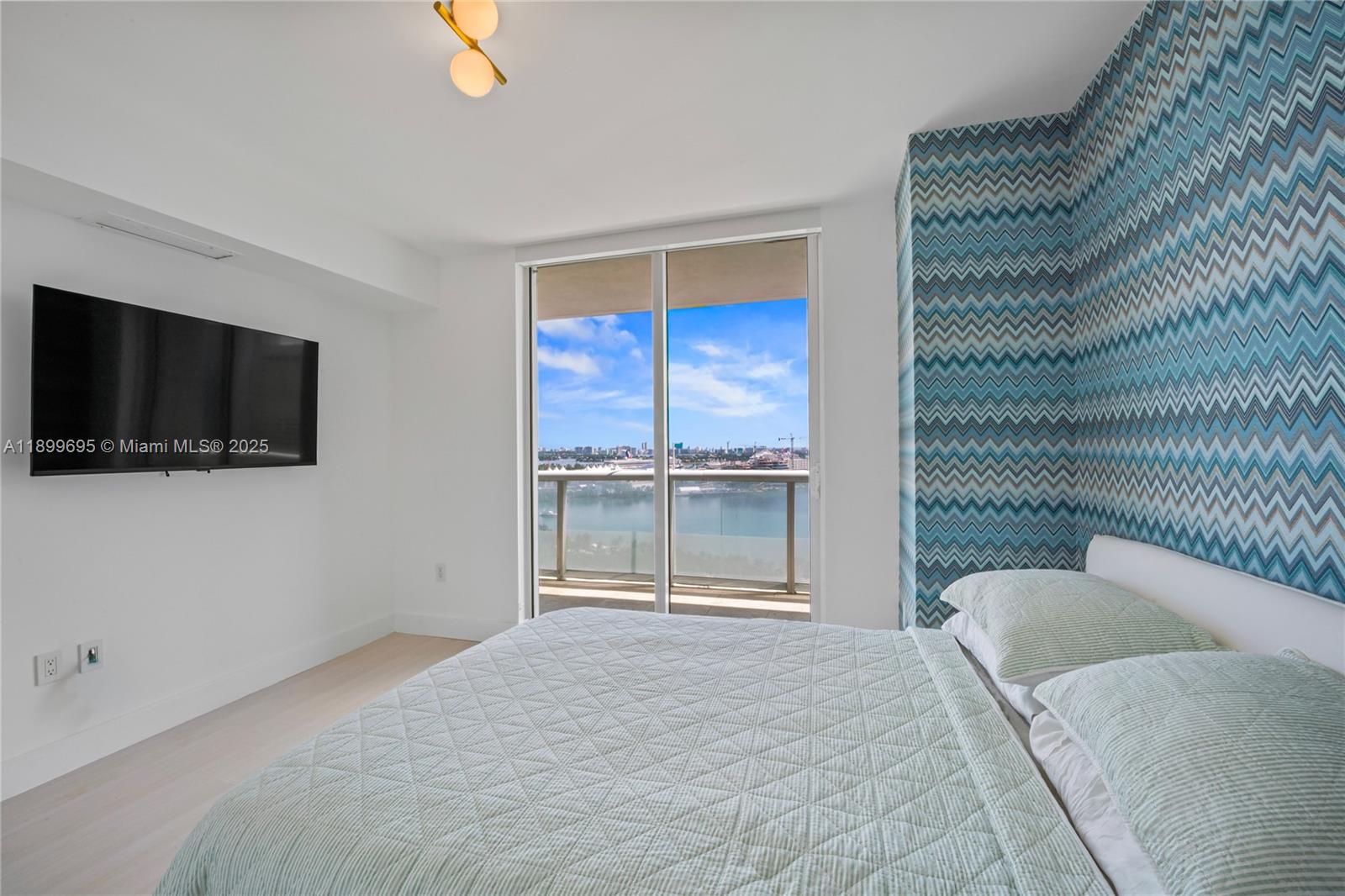 50 Biscayne Blvd #2308, Miami FL 33132