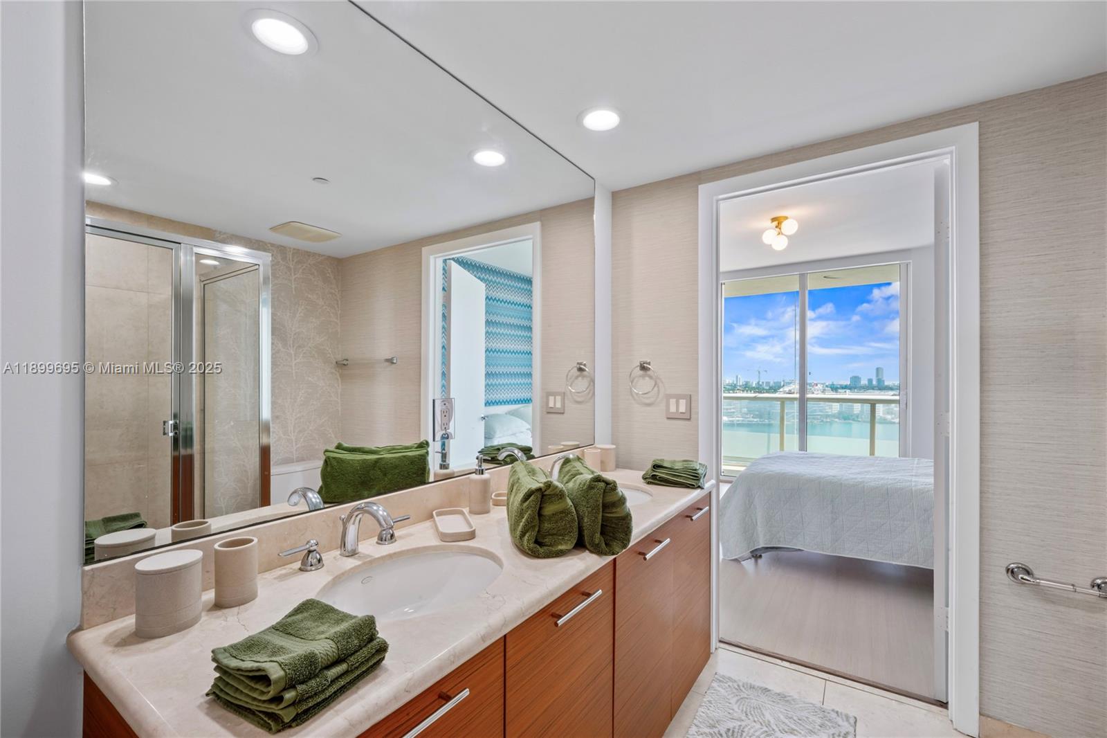 50 Biscayne Blvd #2308, Miami FL 33132