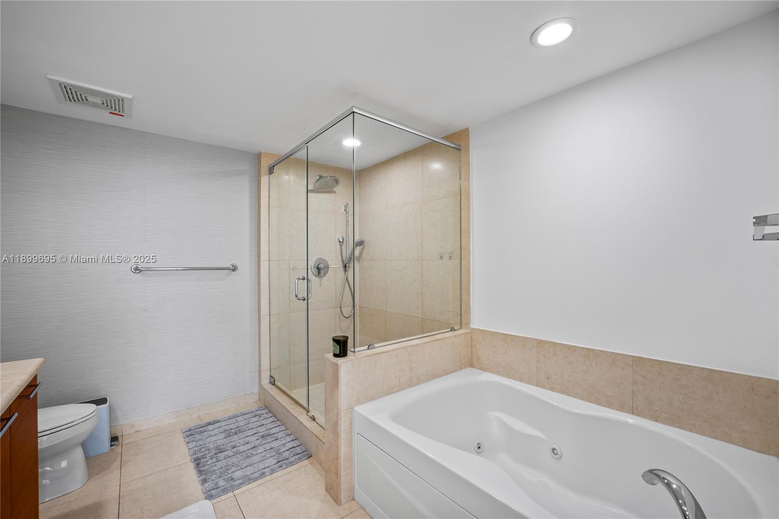 50 Biscayne Blvd #2308, Miami FL 33132
