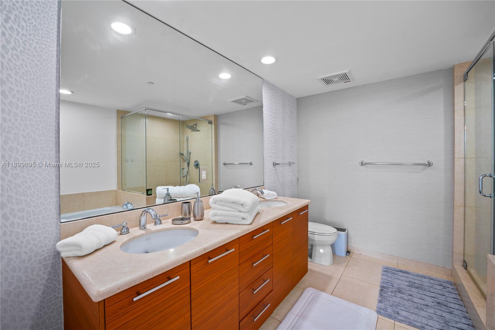 50 Biscayne Blvd #2308, Miami FL 33132