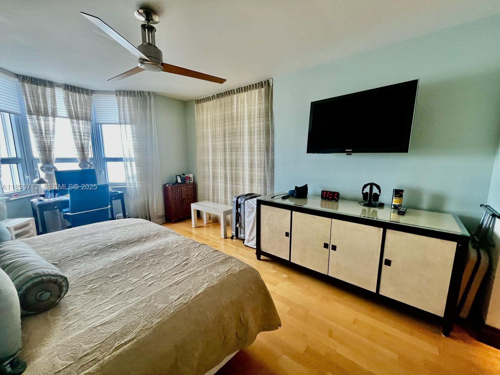 808 Brickell Key Dr #1508, Miami FL 33131
