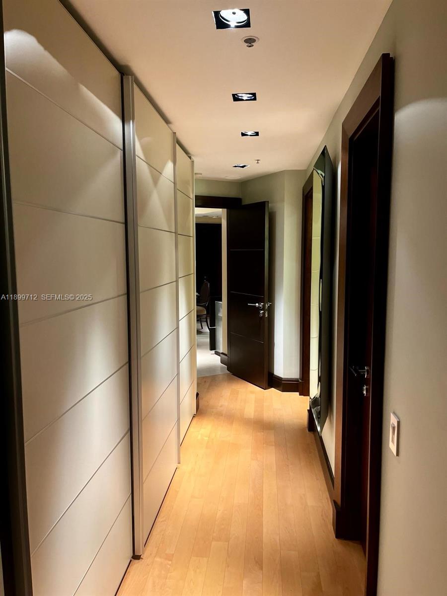 808 Brickell Key Dr #1508, Miami FL 33131