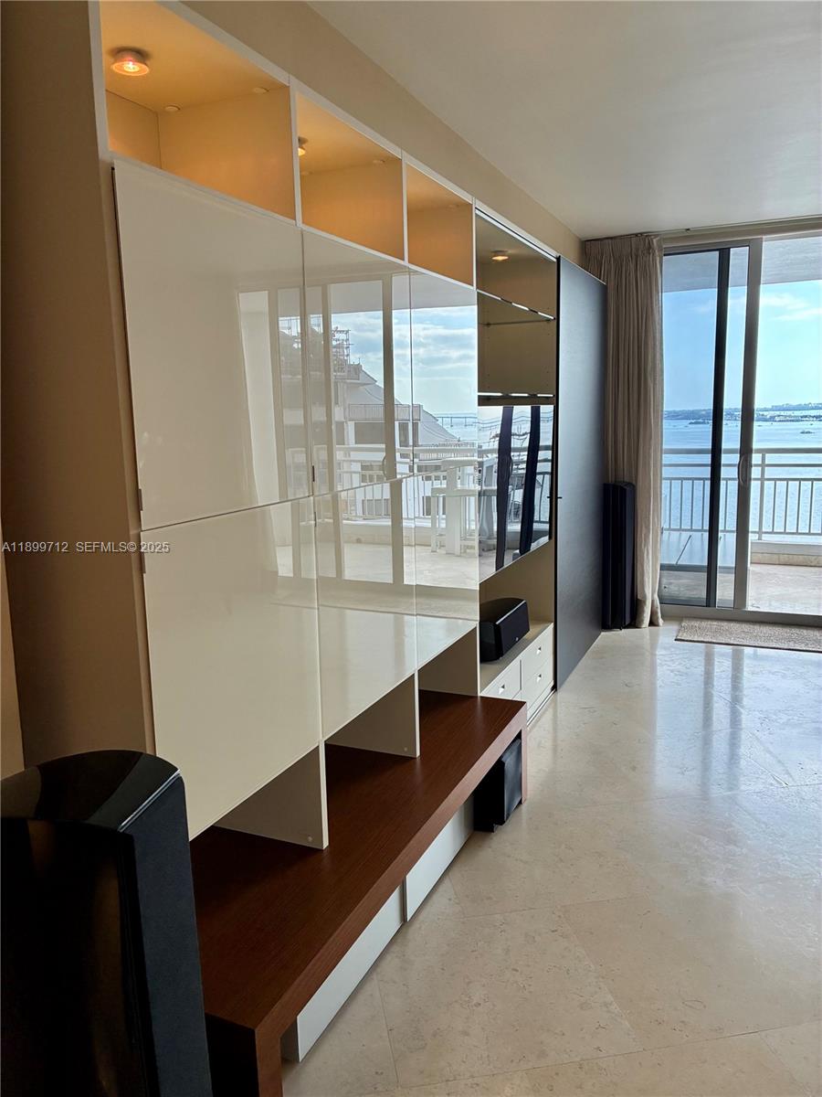 808 Brickell Key Dr #1508, Miami FL 33131