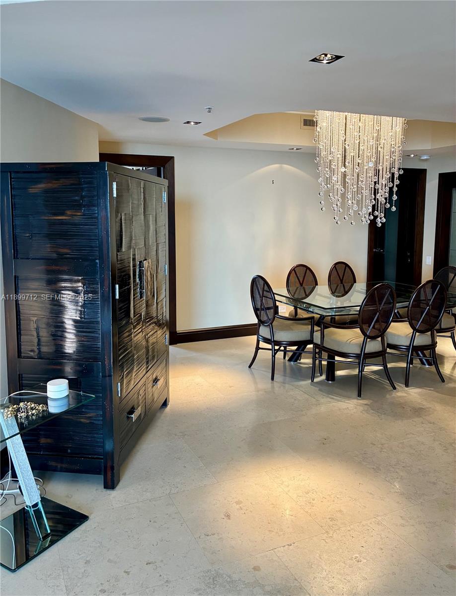 808 Brickell Key Dr #1508, Miami FL 33131