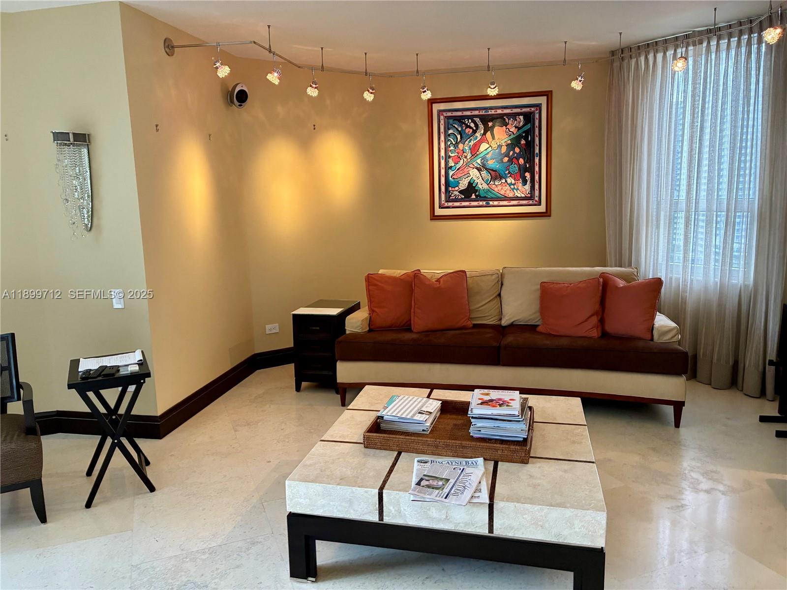 808 Brickell Key Dr #1508, Miami FL 33131
