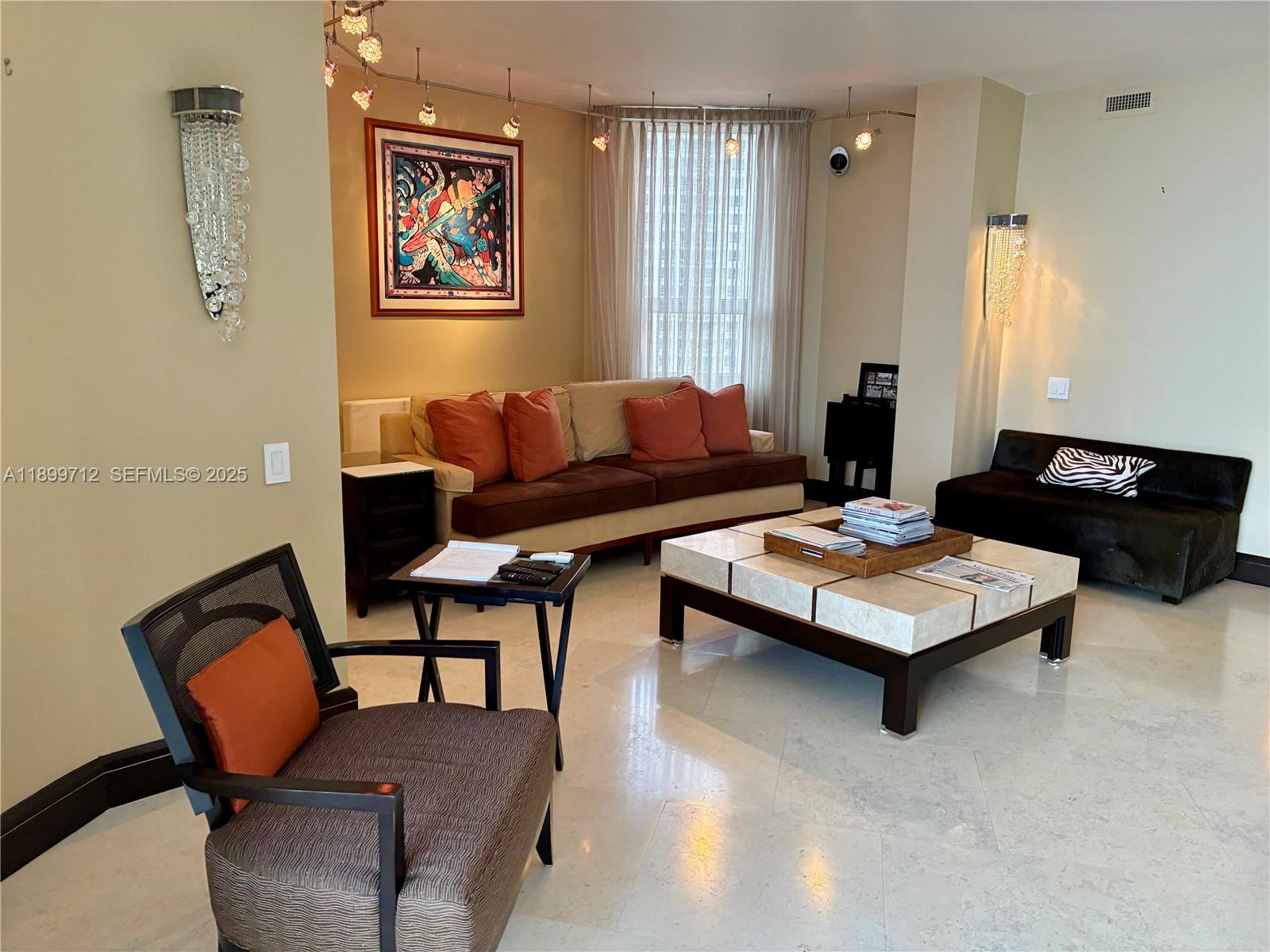 808 Brickell Key Dr #1508, Miami FL 33131