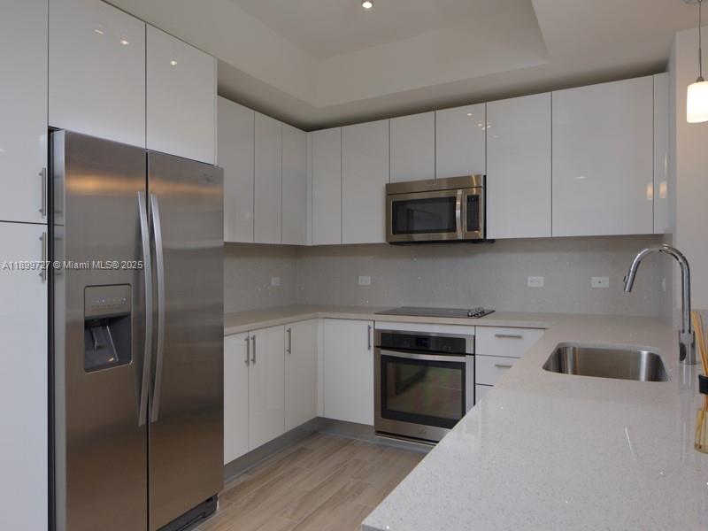 999 SW 1st Ave #2016, Miami FL 33130