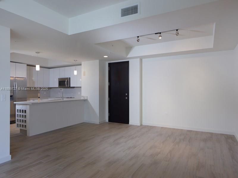 999 SW 1st Ave #2016, Miami FL 33130