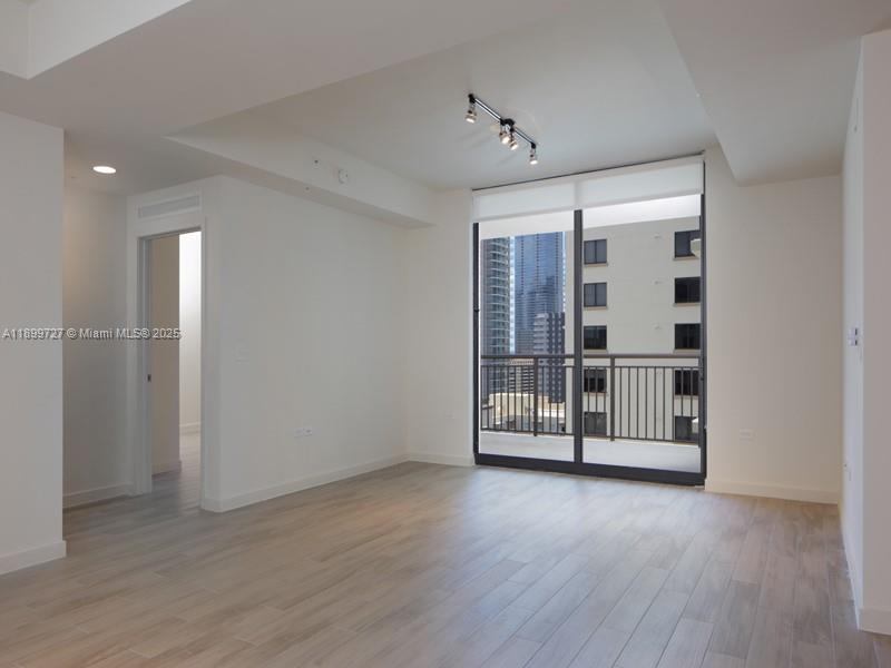 999 SW 1st Ave #2016, Miami FL 33130