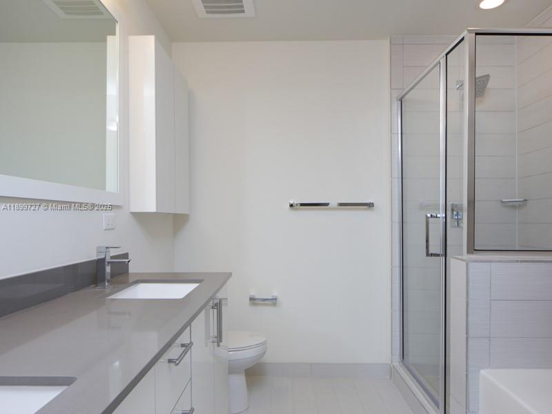 999 SW 1st Ave #2016, Miami FL 33130