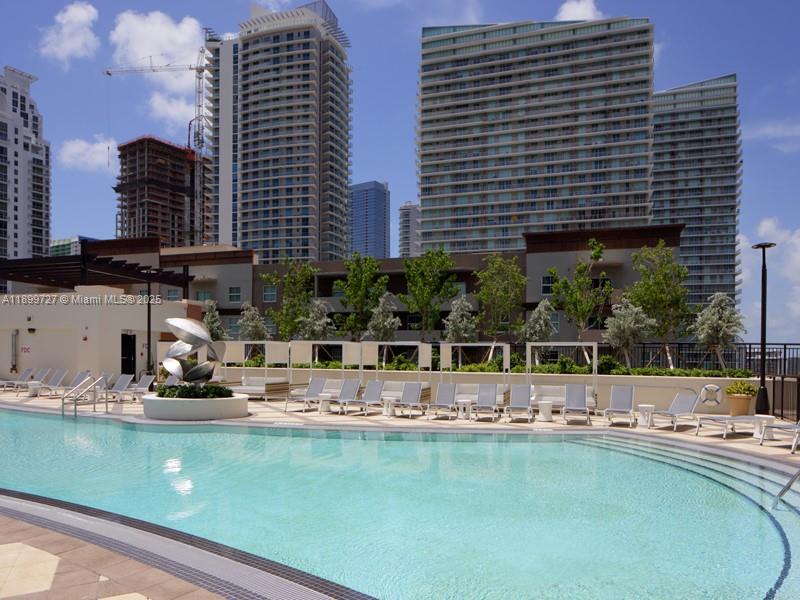 999 SW 1st Ave #2016, Miami FL 33130