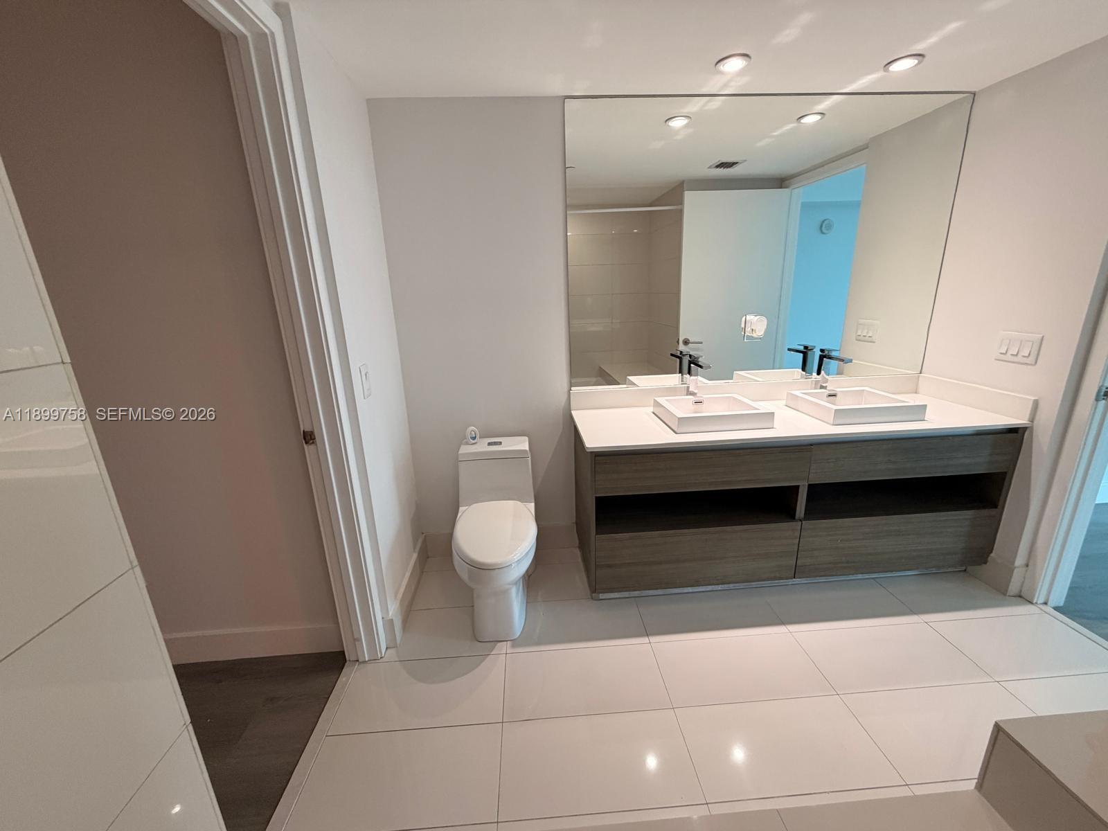 1100 S Miami Ave #2303, Miami FL 33130