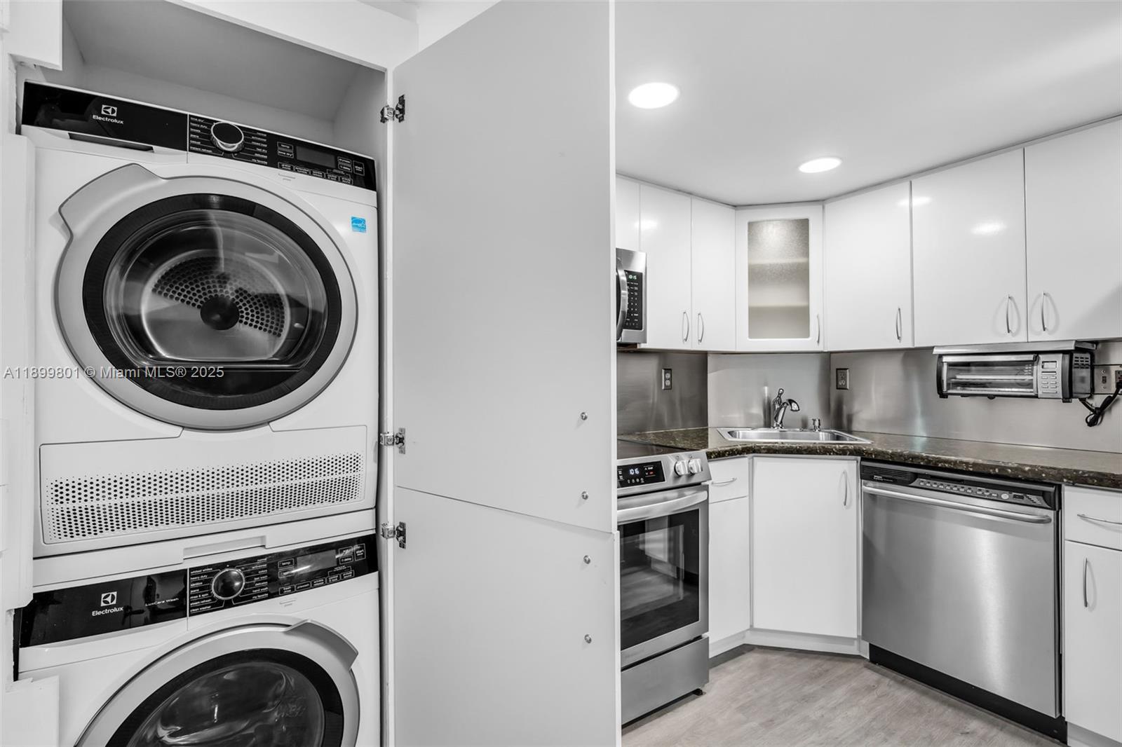 2333 Brickell Ave #PH208, Miami FL 33129