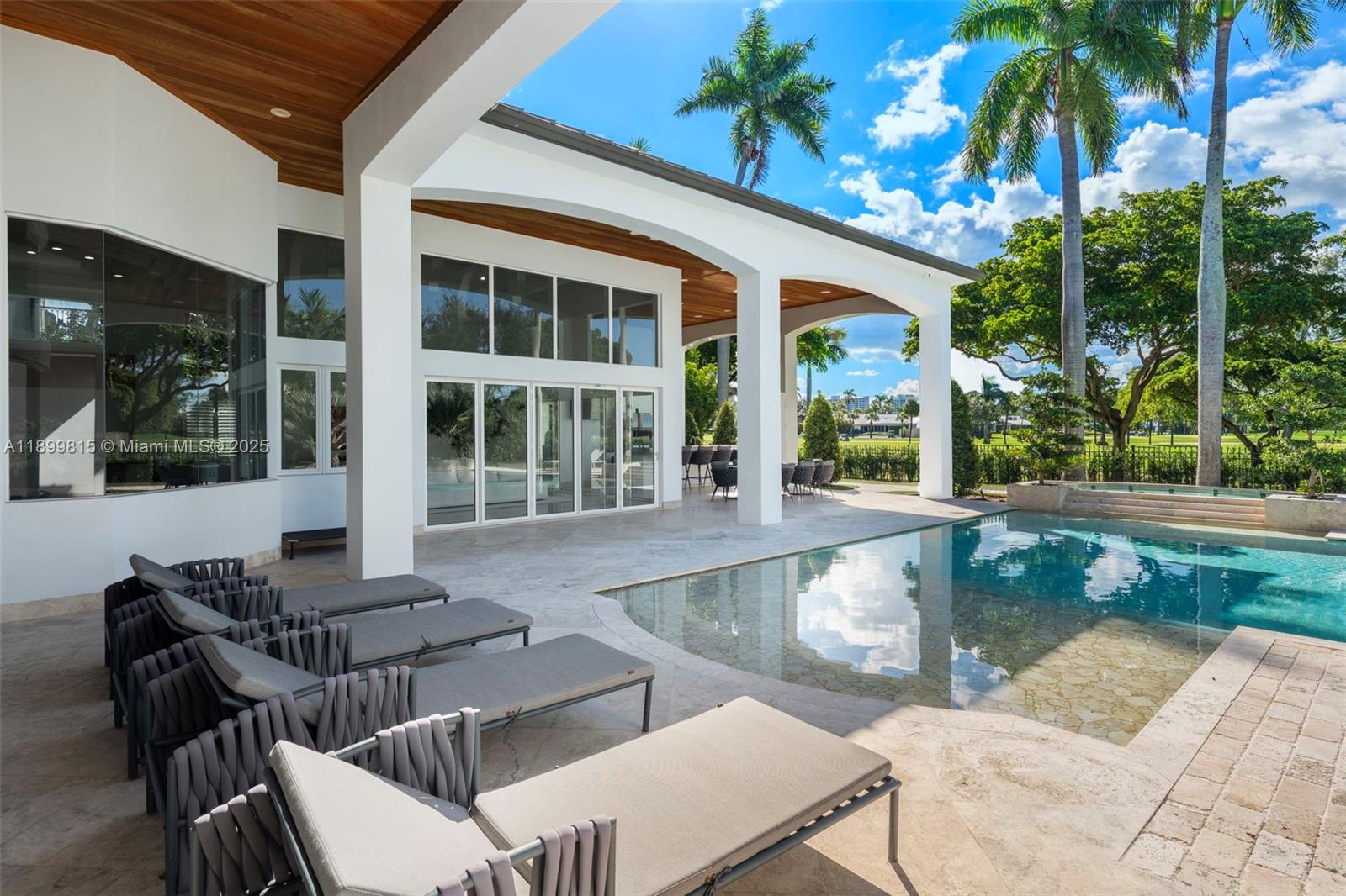 2800 NE 40th St, Fort Lauderdale FL 33308