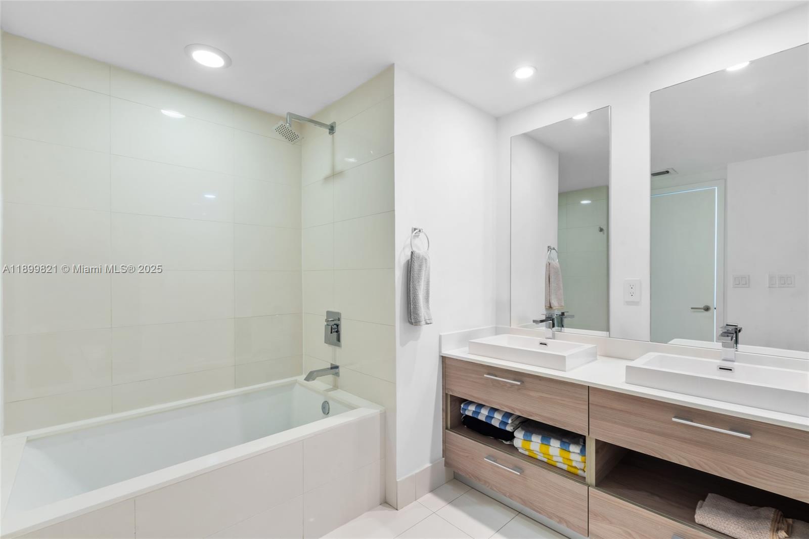 1300 S Miami Ave #2803, Miami FL 33130