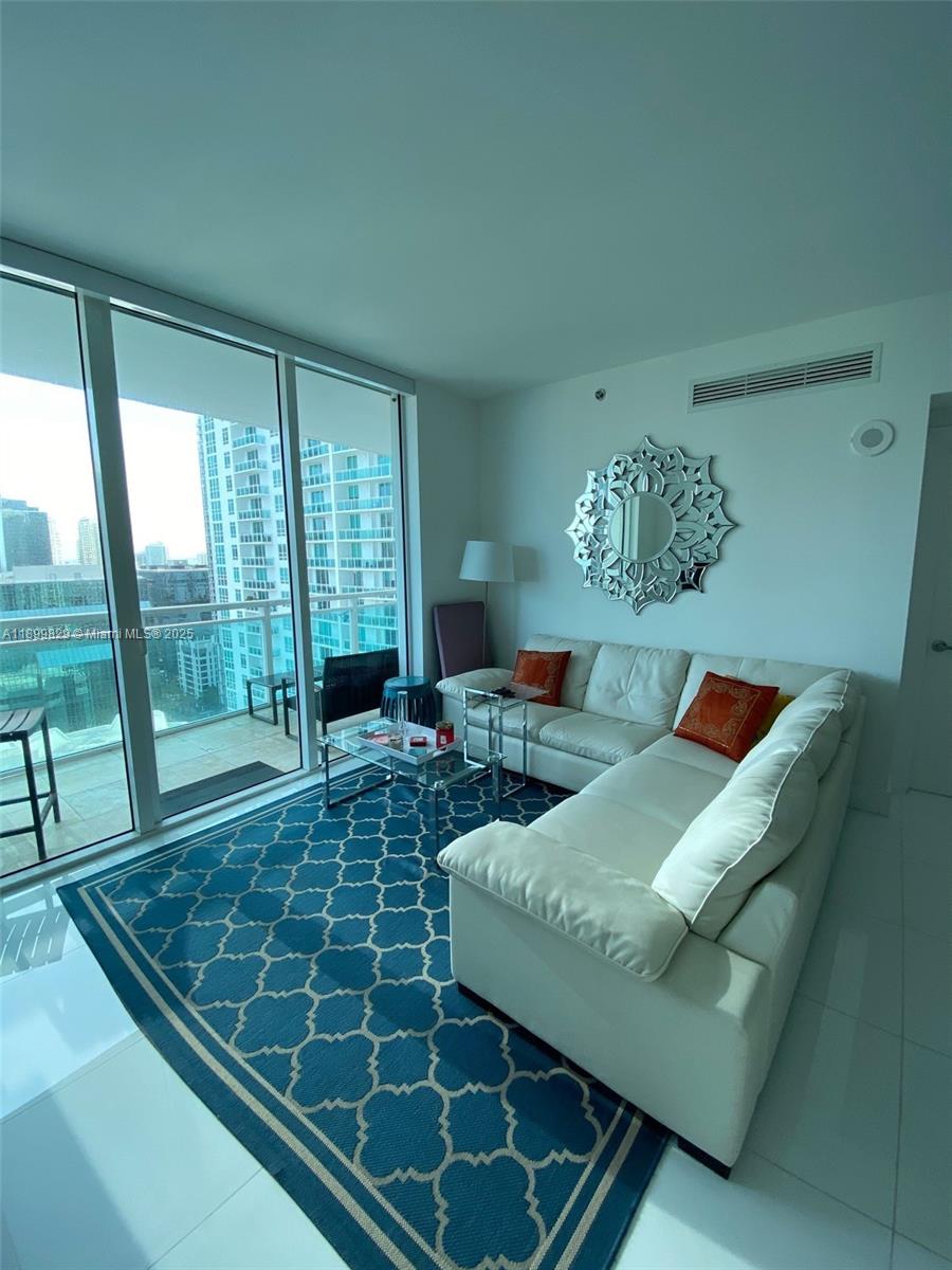 950 Brickell Bay Dr #2707, Miami FL 33131