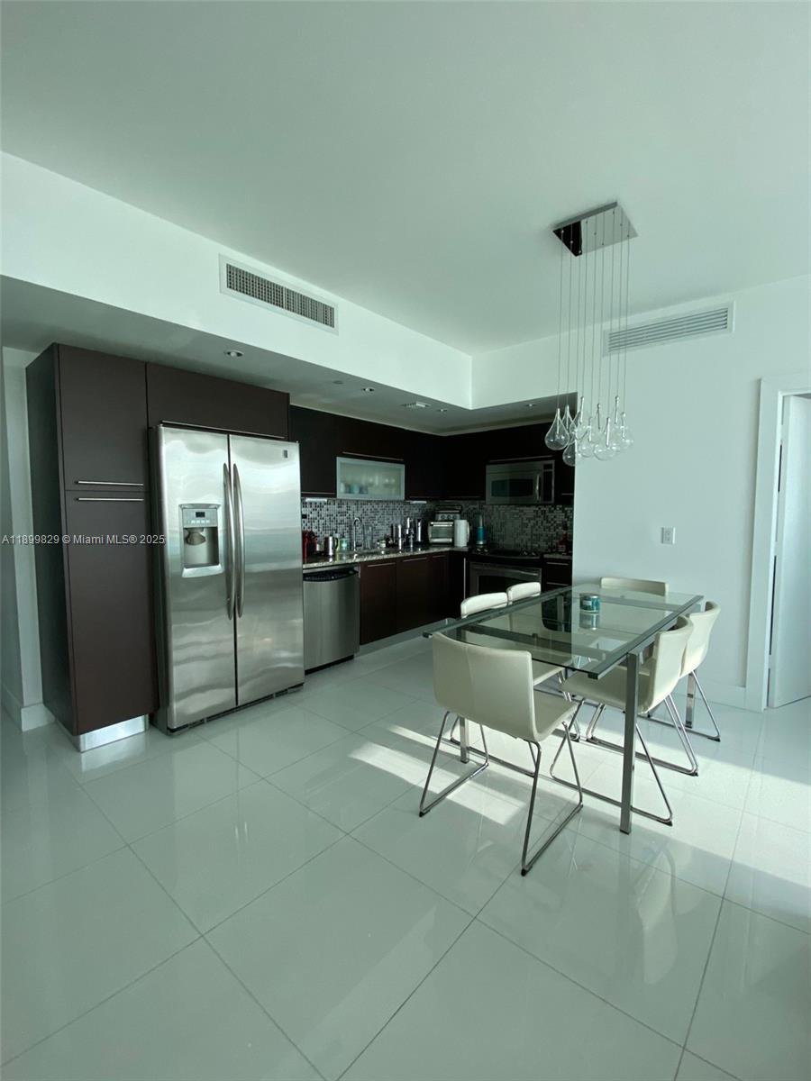 950 Brickell Bay Dr #2707, Miami FL 33131