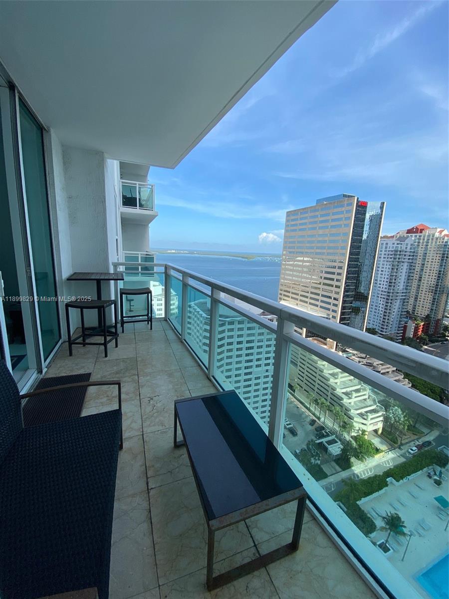 950 Brickell Bay Dr #2707, Miami FL 33131