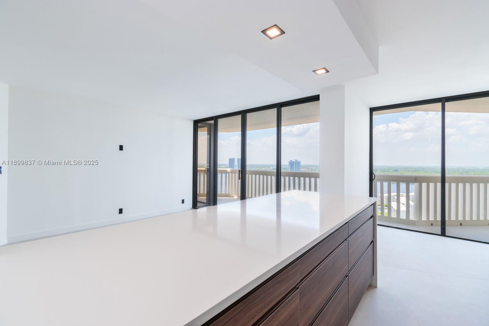 1000 Island Blvd #2511, Aventura FL 33160