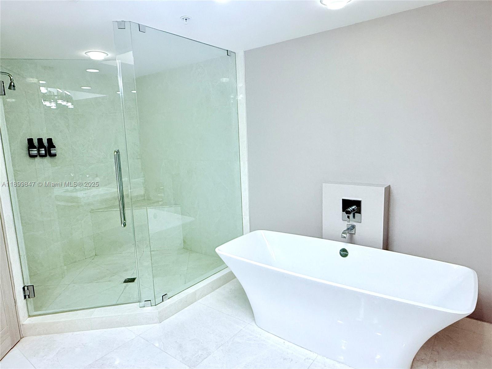 17111 Biscayne Blvd #409, North Miami Beach FL 33160