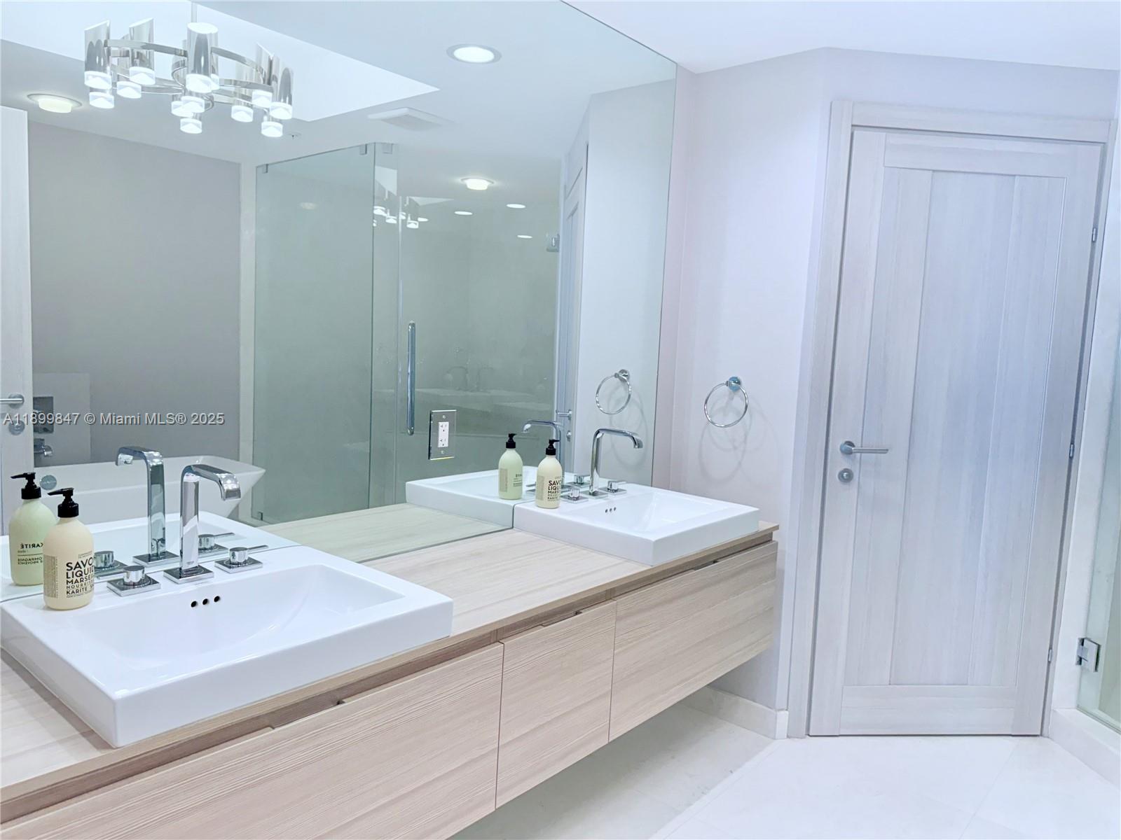 17111 Biscayne Blvd #409, North Miami Beach FL 33160