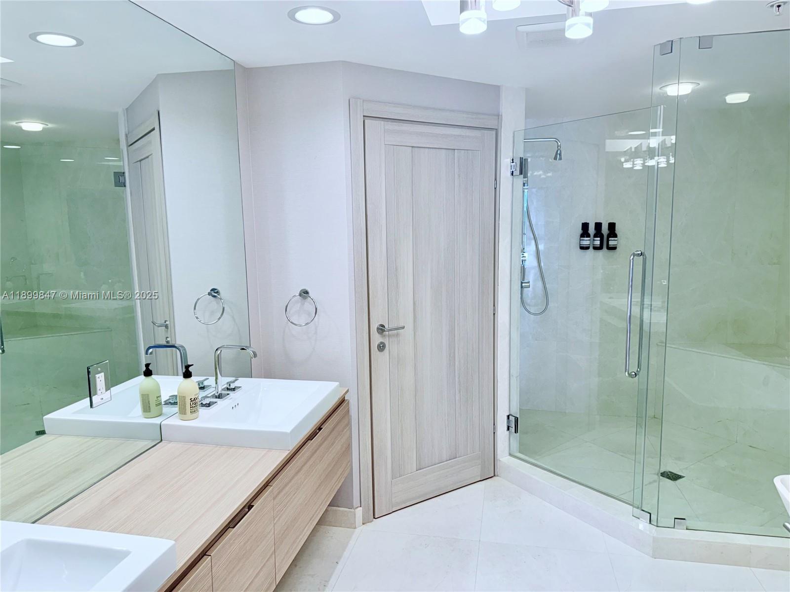 17111 Biscayne Blvd #409, North Miami Beach FL 33160