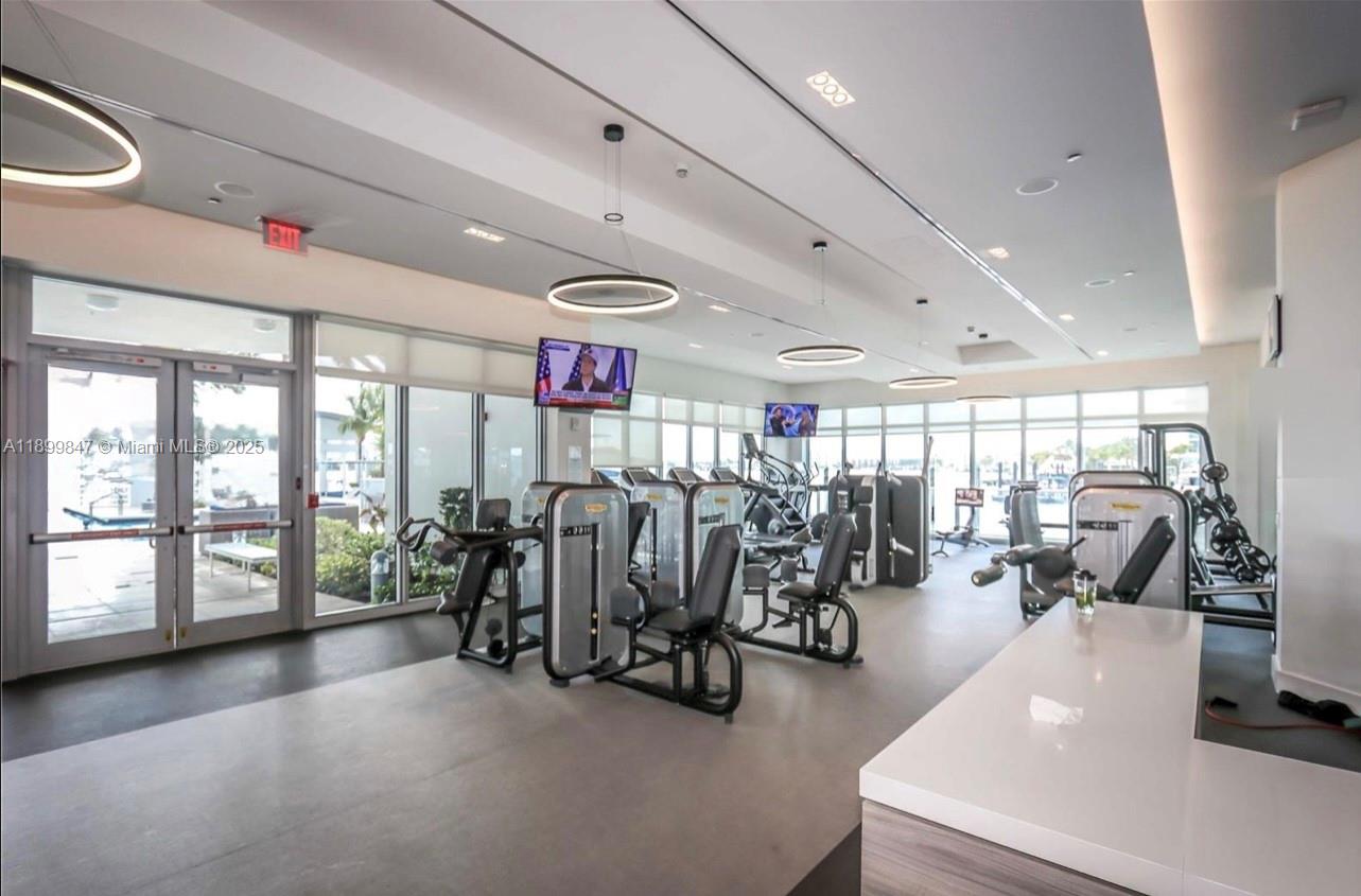 17111 Biscayne Blvd #409, North Miami Beach FL 33160