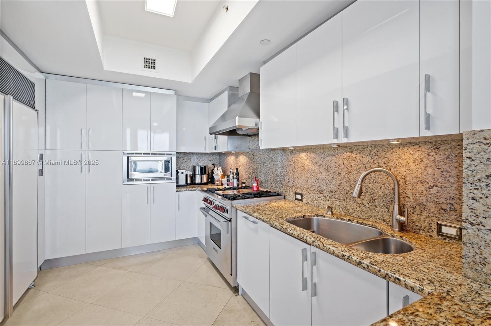 17875 Collins Ave #702, Sunny Isles Beach FL 33160
