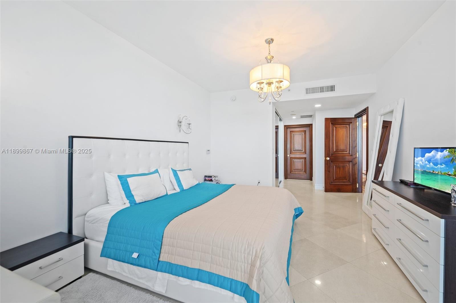 17875 Collins Ave #702, Sunny Isles Beach FL 33160