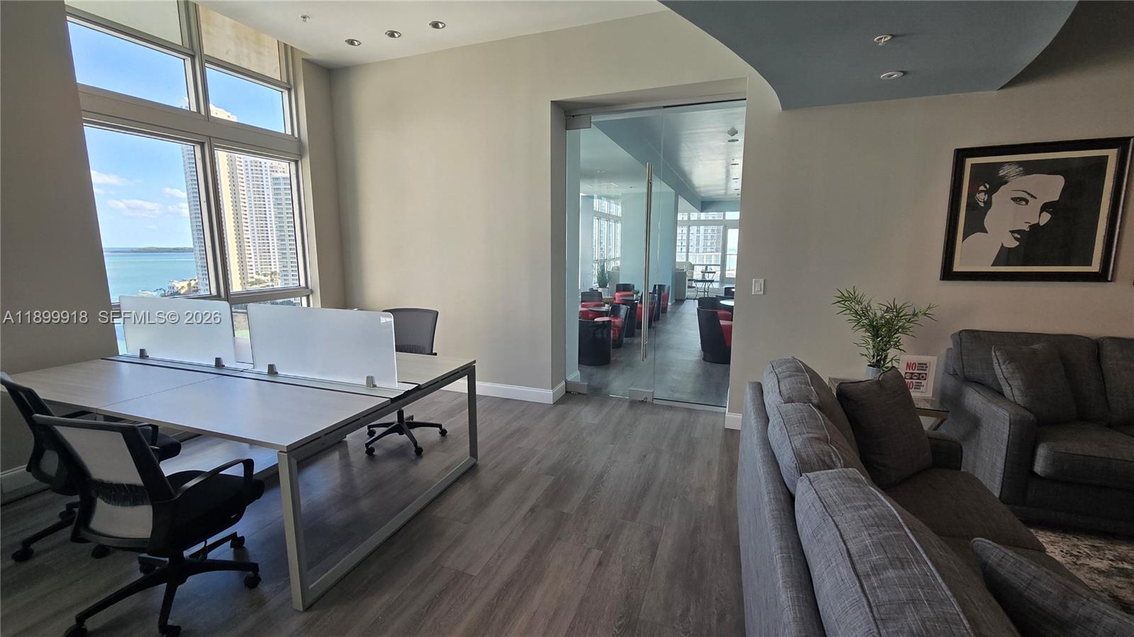 300 S Biscayne Blvd #L-1004, Miami FL 33131
