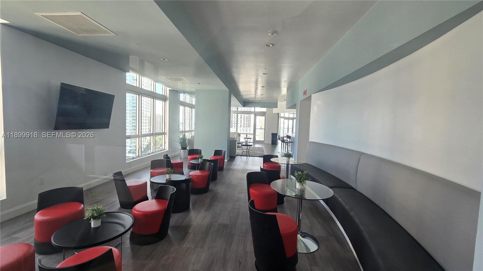 300 S Biscayne Blvd #L-1004, Miami FL 33131