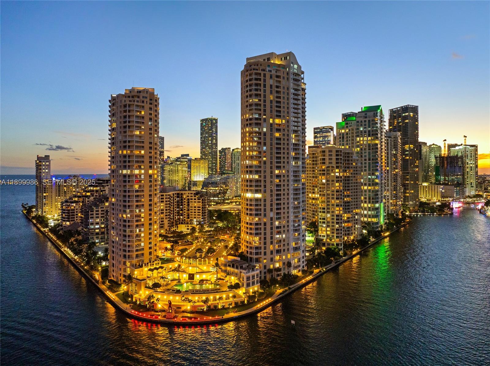 848 Brickell Key Dr #204, Miami FL 33131