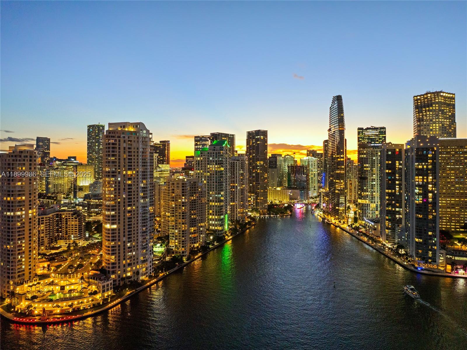 848 Brickell Key Dr #204, Miami FL 33131