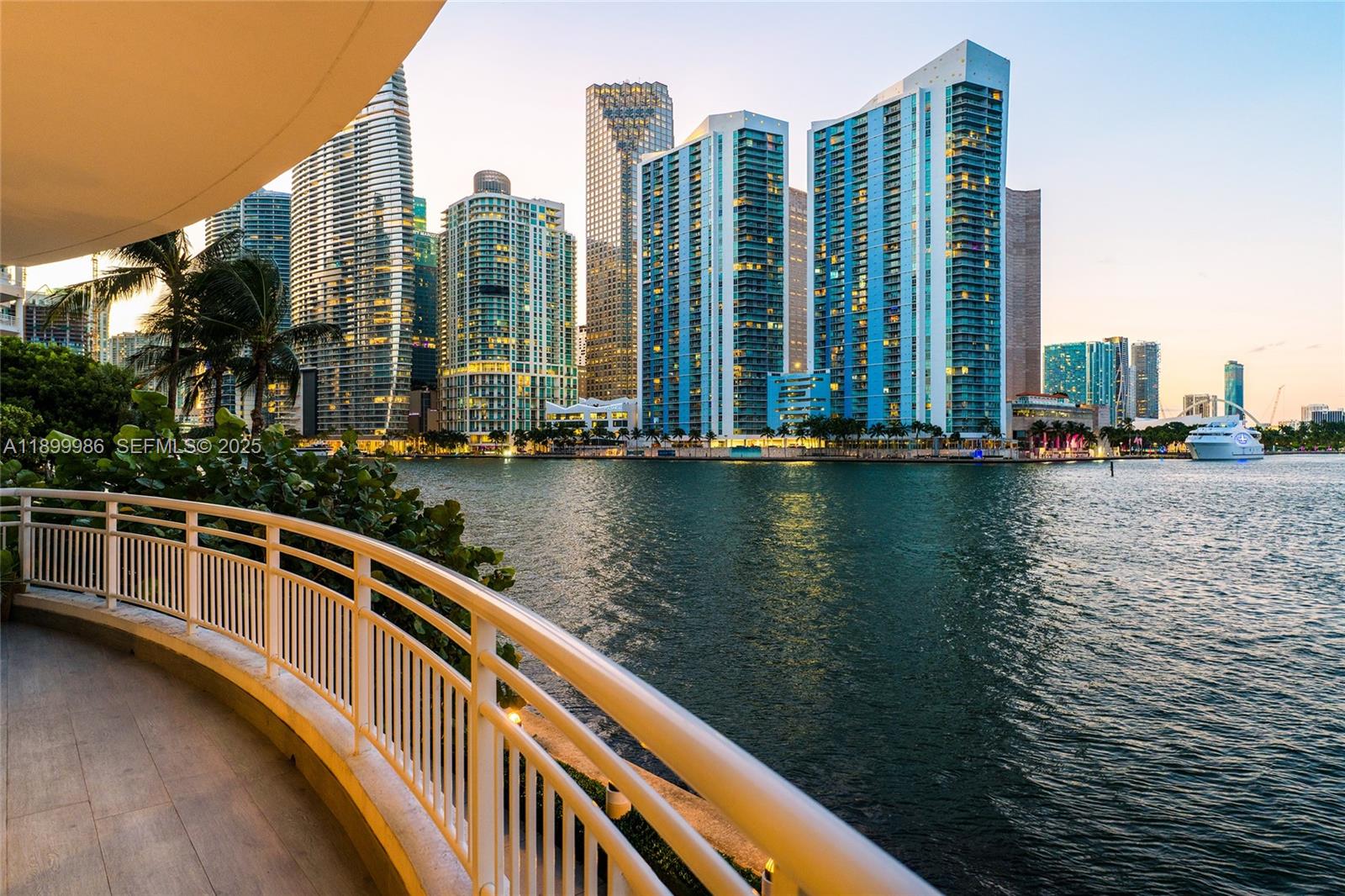848 Brickell Key Dr #204, Miami FL 33131