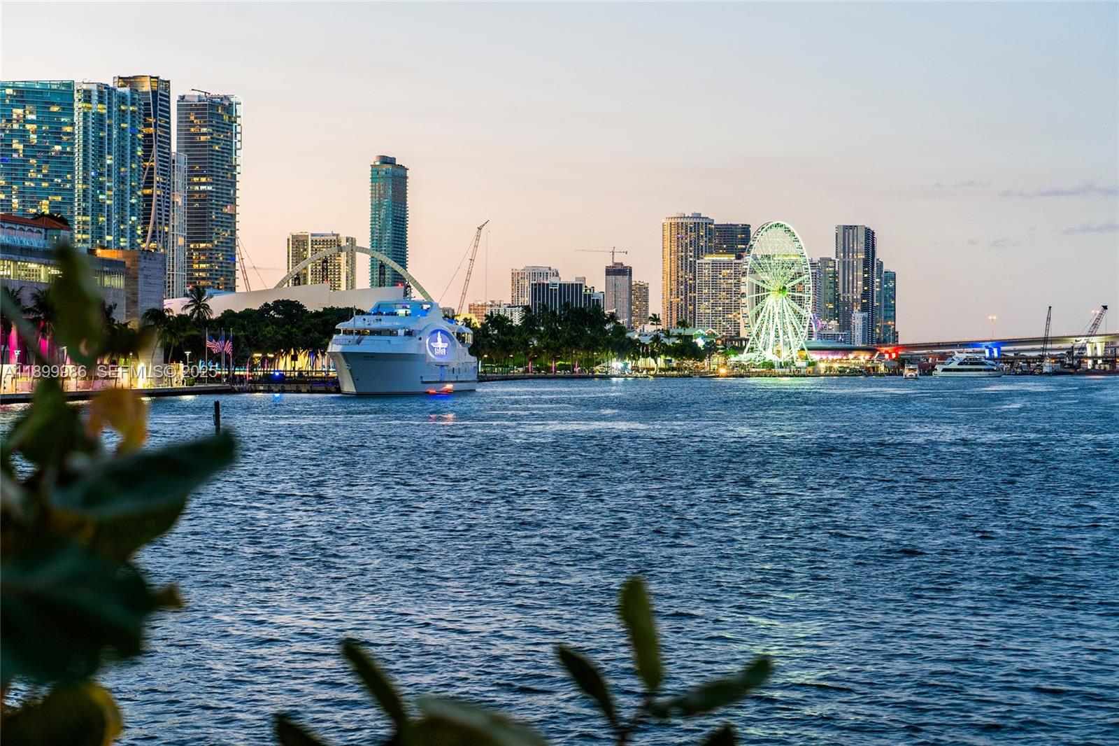 848 Brickell Key Dr #204, Miami FL 33131